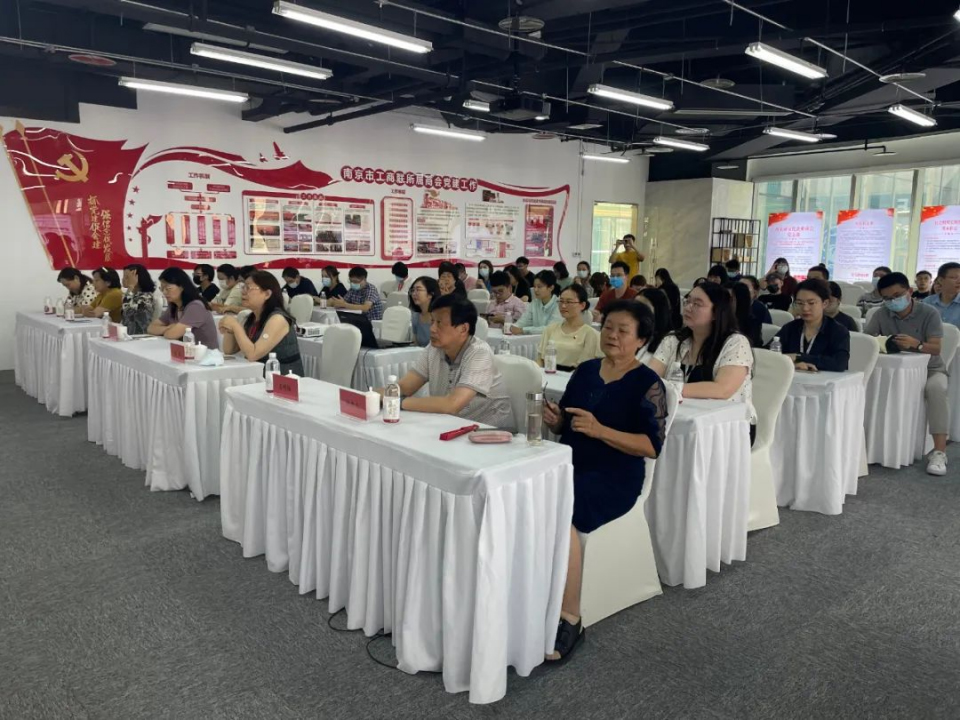 “战‘疫’有你 志愿同行”  疫情防控志愿者证书颁发仪式